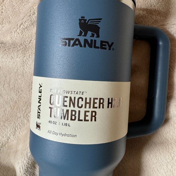 Stanley 40 oz Stainless Steel H2.0 FlowState Quencher Blue Spruce Tumbler NWT - Picture 4 of 6